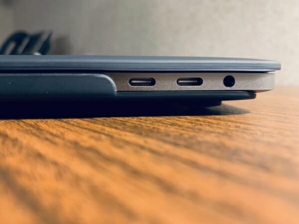 BlvckbyDesign case is only 3mm thin